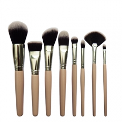 8Pcs Makeup Brush Set Premium Synthetic Kabuki Brush Cosmetics Foundation Concealers Powder Blush Blending Face Eye Shadows Silver Brush Se