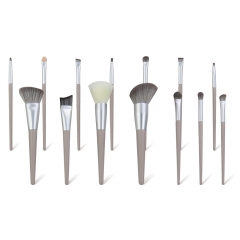 Professional makeup set with innovative brush shapes, more suitable for the makeup needs of the face and eye lines